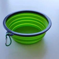 Gamelle de voyage silicone Vert pour chien 1L