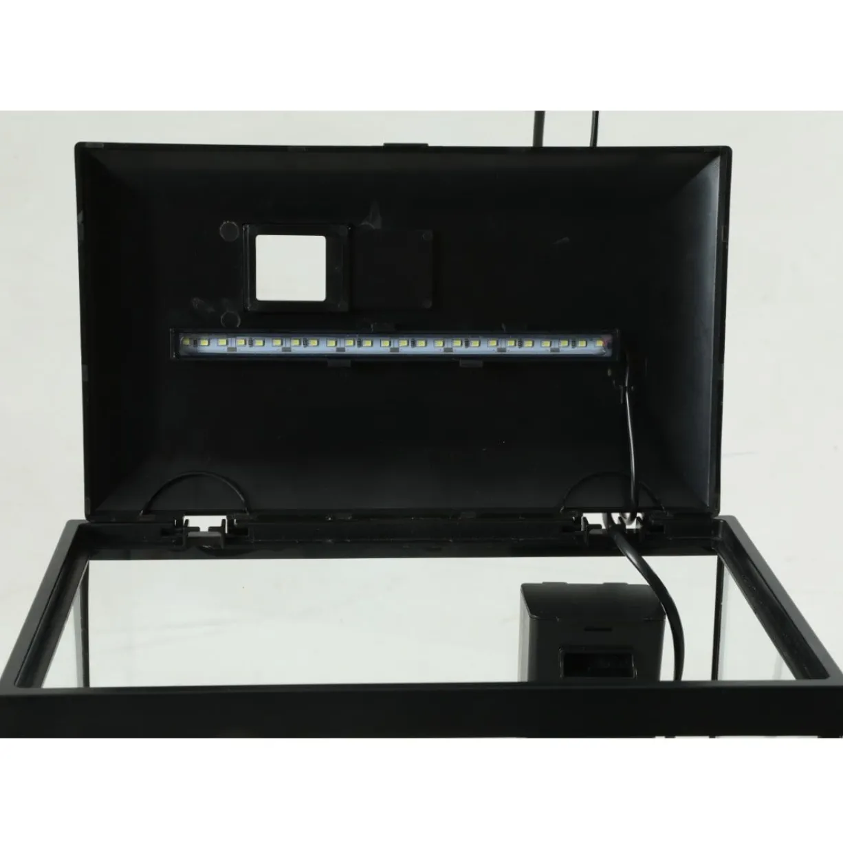 Kit aquarium poisson Initio 35cm noir et décor Landscape Red Soil - Zolux
