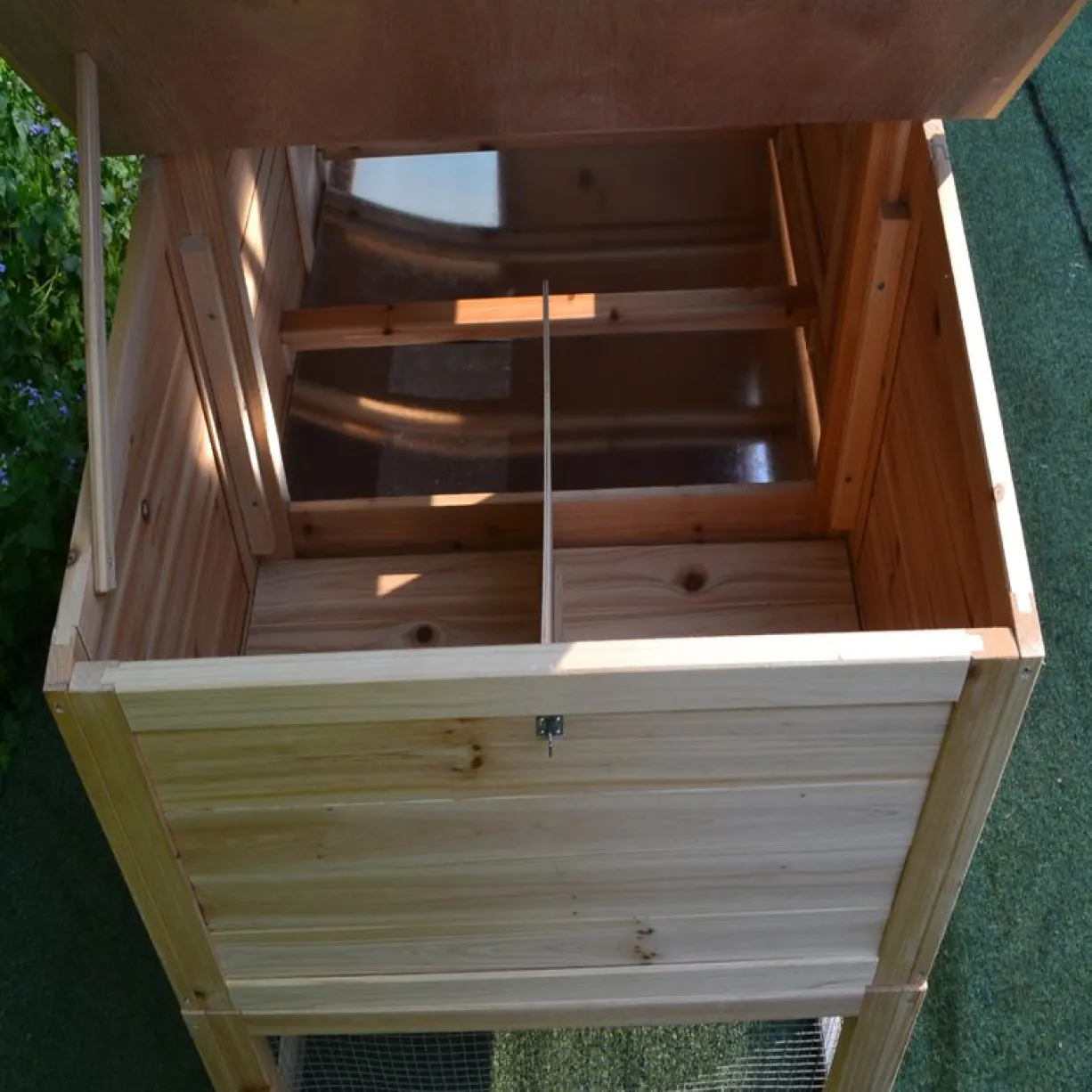 Poulailler Soie toit shingle et polycarbonate jusqu’à 6 poules