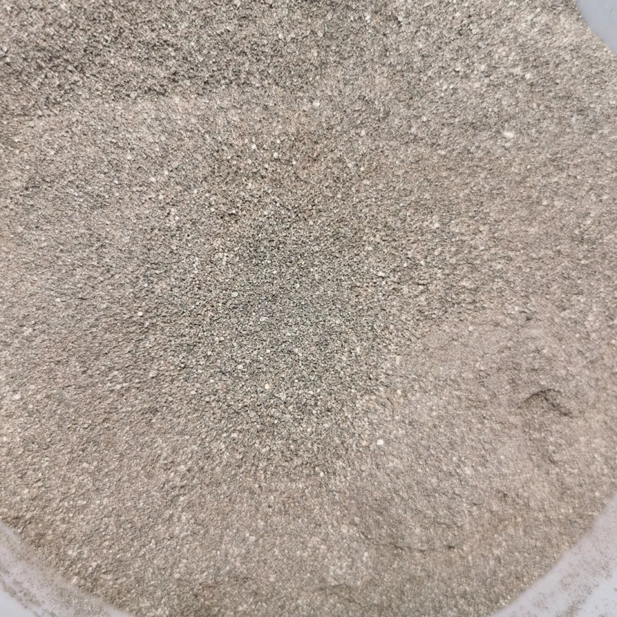 Terre de diatomée grise non-calcinée non-alimentaire poule seau 3kg - Prefor